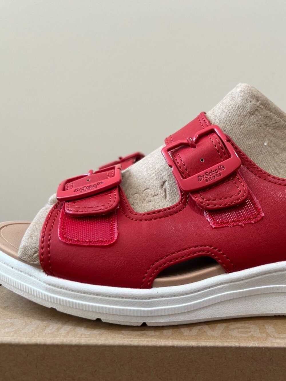 Dr. Scholl's Time Off Era Sandals Red Ankle Strap, Women’s 7 new in box. - Picture 3 of 9